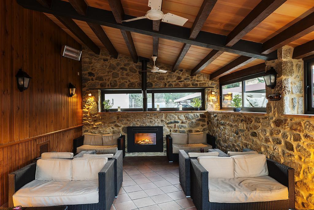 Maçanet de Cabrenys Hotel-Restaurante La Quadra מראה חיצוני תמונה