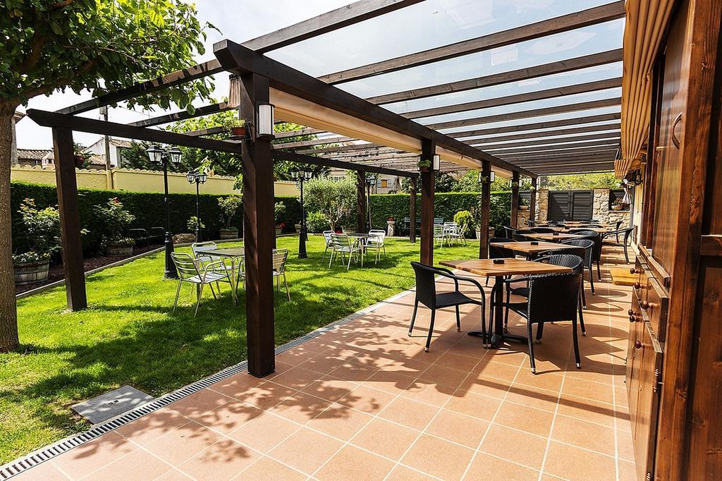 Maçanet de Cabrenys Hotel-Restaurante La Quadra מראה חיצוני תמונה