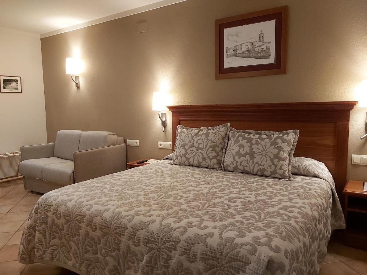 Maçanet de Cabrenys Hotel-Restaurante La Quadra מראה חיצוני תמונה